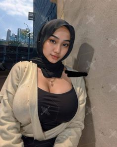 Hijab Queen, Secret Photo, Modern Hijab, Modern Hijab Fashion, Dark Purple Aesthetic, Curvy Women Outfits