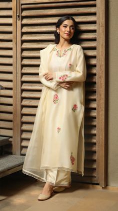 Kalindi – mehreen humayun Punjabi Dress Design, Silk Anarkali Suits, Eastern Dresses, Saree Designs Party Wear, Fashion Sketches Dresses, Sketches Dresses, Elegant Dresses Classy, Trendy Dress Outfits