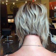 Graduated Bob Hairstyles, Messy Bob Haircut, Modern Bob Hairstyles, Short Layered Bob Haircuts, Angled Bob Hairstyles, Messy Bob, Inverted Bob Hairstyles, Short Sassy Haircuts, Sassy Haircuts