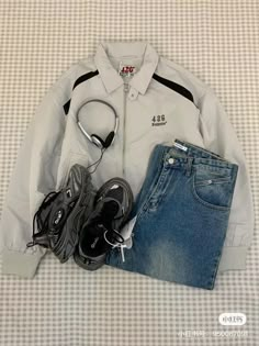 Pretty Streetwear, Jacket Outfit Aesthetic, Outfits Guys, Preppy Chic Outfits, Clothing Aesthetic, Diy Vetement, Fashionista Clothes, Aesthetic Cute