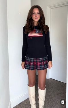 Tartan Skirt Aesthetic, Plaid Mini Skirt Outfit Summer, Plaid Pleated Skirt Outfit, Red Mini Skirt Outfit, Red Plaid Skirt Outfit, Cool School Outfits, Maxi Skirt Work, Fall Skirt Outfits, Long Denim Skirt Outfit