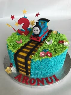 Titipo Train Birthday Cake, Thomas Engine Cake, Thomas Train Cake Ideas, Birthday Cake Thomas The Train, Thomas The Tank Engine Cake Buttercream, Train Bday Cake, Thomas The Tank Engine Birthday Party, Titipo Train Cake