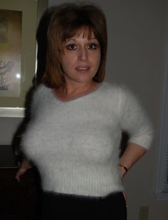 Moles In Yard, Fluffy Clothing, Fuzzy Clothes, Leah Remini, Mohair Jumpers, 30 Day Plank Challenge, Fluffy Sweater, Angora Sweater, White Turtleneck