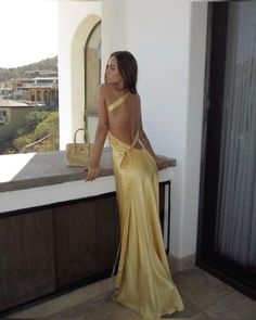 Strapless Long Dress, Chic Maxi Dresses, Yellow Satin, Dress Women Elegant, Backless Maxi Dresses, Maxi Robes, Dresses Women, Chic Sundress, Sleeveless Maxi Dress