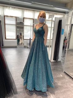 Debs Dresses, Holographic Dress, Prom Dresses Elegant, Box Package, Cute Prom Dresses, Short Homecoming Dress, Grad Dresses, Gowns Online, Handmade Dresses