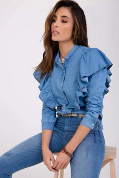 Women Work Blouse, Women Blouses Fashion, Fashion Tops Blouse, Casual Style Outfits, Street Style Outfit, Blouse Styles, Fashion Tops, Stylish Dresses, Hijab Fashion