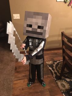 Diy Minecraft Skeleton Costume, Minecraft Family Halloween Costumes, Decor In Minecraft, Minecraft Costume Diy, Minecraft Zombie Costume, Diy Minecraft Costume, Minecraft Couple