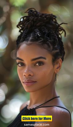 Woman with natural hairstyle and sunny background, smiling warmly at the camera. Cute Pool Hairstyles, Short Hair Curly, Pool Hairstyles, Face Photography, Hair Curly, Long Curly Hair, Hair Short, Cool Pools