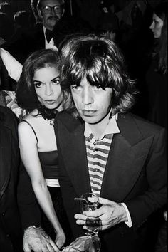 Bianca Jagger Rock & Roll, Julie Christie, Bianca Jagger, American Hustle, New York Vintage, At A Party, Rock N’roll, Famous Couples, Studio 54