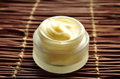 The invention of this cold cream recipe is credited to Galen, a physician in the second century from Greece. This cold cream is thick and softens when it touches the skin. Skin Cream Recipes, Report Covers, Dry Skin Makeup, Project Report, Creme Anti Age, Removing Makeup, Diy Kosmetik, Manufacturing Plant, Cold Cream