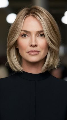 Layered Hair Bob Medium, Middle Hairstyles For Women, Blonde Fine Hair Styles, Face Framing Layers Bob, Bob Face Framing Layers, Collarbone Length Hairstyles, Face Framing Layers Short Hair, Collarbone Length Hair With Layers, Haircut Ideas For Fine Hair