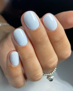 Gel Manicure Ideas For Short Nails Round, Light Blue Manicure Short, Light Blue Nails Manicure, Milky Blue Dip Nails, Oval Powder Dipped Nails, Short Light Color Nails, Shellac Nails Solid Color, Light Blue Gel Nails Short Summer, Pastel Dip Nails Short