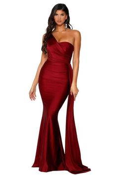 African Evening Gowns, Dresses Hairstyles, Portia And Scarlett, Long Fitted Dresses, Hourglass Silhouette, Sophisticated Fashion, 2020 Prom Dresses, Red Gown, Fishtail Skirt