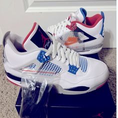 Wore One Night Only! 5y Or 7w.These Are In Excellent Condition And Come With The Original Box!!! No Low Blow Offers Please! Retro 4s, Shoes Jordan, Womens Jordans, One Night, Jordan Retro, Jordan Shoes, First Night, Original Box, Jordan