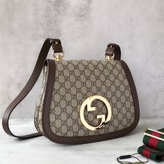 ???? SIZE:30x22x6cm Gucci Bags Outlet, Lv Bags, Daily Essentials, Gucci Bags, Sierra Leone, Street Fashion, Brunei, Bottega Veneta, Gucci Bag