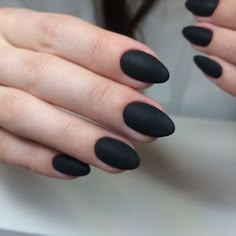 Black Nails Short, Short Round Nails, Almond Gel Nails, Black Almond Nails, Black Manicure, Witchy Nails, Matte Black Nails, Nails Matte, Goth Nails