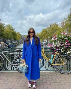 Chic Work Outfit, Thick Jacket, Long Overcoat, Belted Trench Coat, Instagram Outfits, Coat Fashion, Modest Fashion, Classy Outfits