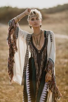 Look Hippie Chic, Hippie Mode, Stile Boho Chic, Look Boho Chic, Whimsical Accessories, Statement Clutch, Estilo Hippy, Mode Hippie, Boho Style Outfits