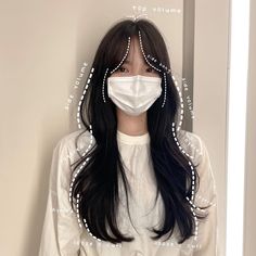 하늘아래 같은 레이어드는 없다! . LAYERED CUT + MINI SIDE BANG ➰NATURAL C CURL . 그 사람에게 어울리는 헤어디자인✨ . . #초이진허원 #초이진헤어 @choijin__official #강남구청역미용실… | Instagram Bangs Long Hair Round Face, Round Face Hairstyles Long, Layered Haircuts With Bangs, Wolf Haircut, Trendy Hairstyle