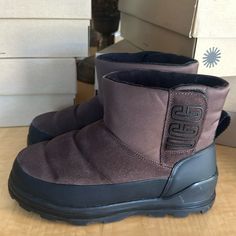 A 100% Recycled Polyester Fill On The Upper Keep You Snug And Warm, Making The Boot Rated To Withstand Temperatures As Low As -32c. With A Hook And Loop Closure For Easy On And Off, It's The Ideal Boot For Casual Winter Wear. Pair With Snow Pants Or Jeans And A Puffer Jacket. Protected: Post Applied Treatment Topically Applied Water Repellency Treatment Waterproof Features Seam-Sealed Construction Waterproof Suede Suede, Textile Made With 100% Recycled Polyester Fibers, Recycled Batting Upper Re Mini Ugg Boots, Brown Winter Boots, Snow Light, Tall Winter Boots, Ugg Classic Ultra Mini, Ugg Mini, Womens Ugg Boots, Shearling Boots, Purple Suede