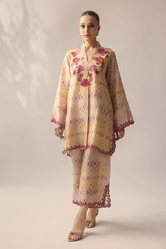 Elara – Sania Maskatiya International Printed Kurti Designs, Sania Maskatiya, Co Ords Outfits, Pakistani Fashion Casual, Coord Set, Sleeves Designs For Dresses, Simple Pakistani Dresses, Embroidery Suits Design, Designer Dresses Casual