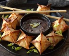 Crab Rangoon Sauce, Cheese Rangoon Recipe, Cream Cheese Rangoons, Plum Sauce Recipe, American Appetizers, Sweet N Sour Sauce Recipe, Crab Rangoons, Rangoon Recipe, Crab Rangoon Recipe