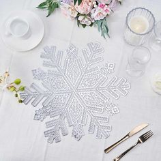 Table Placemats, Vinyl Placemats, Snowflake Placemats, Non Slip Placemats, Dining Table Placemats#color_silver Silver Placemats Table Settings, Snowflake Placemats, Snowflake Placemat, Casual Table Settings, Christmas Dining Table Decor, Vinyl Placemats, Dining Table Placemats, Christmas Dining Table, Gorgeous Centerpieces