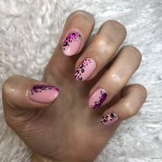 Pink Safari Nails, Pastel Leopard Print Nails, Spring Leopard Print Nails, Light Pink Leopard Nails, Nails Gel Polish Designs, Spring Cheetah Nails, Cheetah Nails Short, Hot Pink Cheetah Nails, Hot Pink Leopard Nails