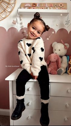 Kids Dr Martens Outfit Girl, Winter Outfit For Girls Kids, Toddler Girl Fall Outfit Ideas, Pumpkin Patch Outfit Toddler Girl, Thanksgiving Toddler Girl Outfit, Toddler Outfits Girl Winter, Girls Fall Fashion 2024, 8 Year Girl Outfits, Todlers Pictures Outfits