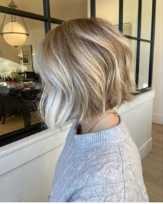 Medium Length Blonde Hairstyles, Medium Length Blonde, Blonde Bob Hairstyles, Wavy Bob, Blonde Hairstyles, Choppy Bob Hairstyles, Chin Length Hair, Team Work, Short Hair Balayage