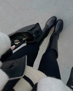 Outfits Juvenil, Estilo Indie, Knee High Leather Boots, Autumn Outfits, Winter Fits, Outfit Inspo Fall, Autumn Outfit, Elegant Outfit, Fall 2024