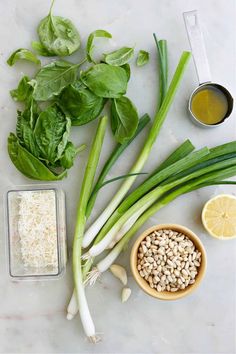 the ingredients to make this salad include onions, spinach leaves and sunflower seeds