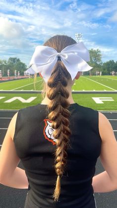 Hair Styles For Cheer, Cheer Hairstyles With Bows, Dragon Braid, Hairstyles Elegant, Volleyball Hair, Sports Hair, Cheerleading Bow