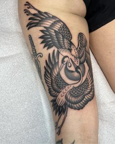 Tattoo Birds, School Japanese, Woodcut Tattoo, Flash Ideas, Tattoos Inspiration, Inspiration Tattoo, Simple Tattoo Designs, Gorgeous Tattoos, Sleeve Ideas