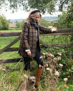 Money British, Edgy Classic Style, English Autumn, Countryside Outfit, Countryside Fashion, Classic British Style, Countryside Style, Polo Outfit