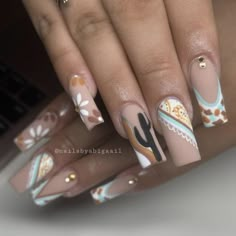 Country Style Acrylic Nails, French Nails W Design, Ranchera Nails, Cute Southern Nails, Vaquero Nails, Tattoo Style Nail Art, Most Wanted Tour Nails, Cowgirl Theme Nails, Texas Nails Designs Ideas