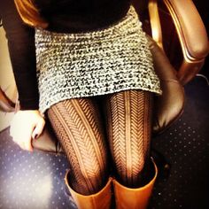 winter. herringbone tights. Look Formal, Patterned Tights, Look Vintage, Hippie Chic, Hippie Style, Playing Dress Up, Tulum