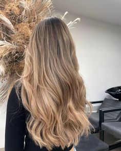 Blonde Balayage Warm Tones, Lived In Bronde Balayage Dark Roots, Long Blonde Hair Balayage, Blond Balayage Hair, Dark Brown To Blonde Balayage, Sandy Blonde Balayage, Balayage Vs Highlights, Long Hair Inspo, Sunkissed Balayage