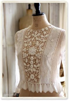 (67) Одноклассники Irish Lace Crochet, Linens And Lace, Mode Vintage, Lace Blouse, Sewing Clothes, Vintage Lace, Lace Tops, Fashion Details