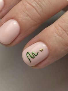 Tree Nail Art, Christmas Tree Nails, Tree Nails, Simple Gel Nails, Cute Gel Nails