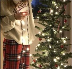 Chrismast Vibes Aestethic, Christmas Asthetics Photos, Christmas Eve Aesthetic, Christmas Asthetics, Eve Aesthetic, Asthetics Photos, Winter Photos, Christmas Inspo