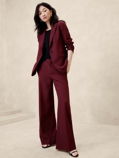 Sculpted Wide-Leg Trouser | Banana Republic Factory Smart Business Casual Women, Womens Power Suit, 3 Piece Suit Women, Banana Republic Outfits, Womens Business Attire, Women Professional Attire, Pant Suits For Women, Elegant Pant, Capsule Wardrobe Outfits