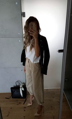 Fall Office Outfits, Look Zara, Mode Tips, Beige Outfit, Business Casual Outfits For Work, Looks Street Style, Outfits Casual, Fashion 2020