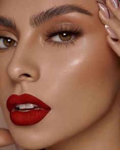 Red Lipstick Makeup Looks, Maquillage On Fleek, Make Up Tools, Glam Makeup Look