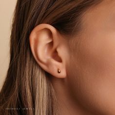 Dainty earrings. A perfect gift for birthday, anniversary, bridesmaids, graduation, friendship, sisters. ♡ Sold by piece (not a pair) ♡ 20 gauge is 0.8mm, 18 gauge is 1.0mm, 16 gauge is 1.2mm ♡ Available in Surgical Steel, gold, rose gold, or black finish on Surgical Steel ■ Gift box ■ To reduce unnecessary packing and save trees, each order comes with one gift box only. If you wish to box each jewelry separately, be sure to request in the note to us. Save Trees, Steel Gifts, Flat Back Earrings, Nose Stud, Gift For Birthday, Dainty Earrings, Birthday Anniversary, Free Giveaway, Gold Rose