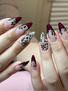 Unusual Nail Designs, Ladybug Nails, Vampire Nails, Cartoons Movies, Quartz Nails, Boho Nails, Witchy Nails, Black Acrylic Nails, Vintage Nails