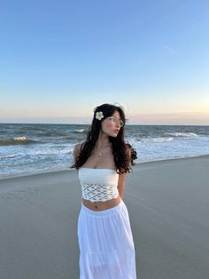 Pose For Vacation Photos, Goa Outfit Ideas Women, Phuket Outfit Ideas, Boardwalk Pictures, Boardwalk Outfit, Beach Outfits Women Vacation, Pose Mode, Beach Photo Inspiration, Beach Instagram Pictures