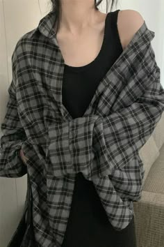 Oppa Gangnam Style, Gray Plaid Shirt, Plaid Shirts, Pattern Blouse, Grey Plaid, Easy Trendy Outfits, 가을 패션, Blouse Patterns, Korean Outfits