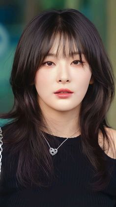 #kpop #girlgroup #redvelvet #seulgi #KangSeulgi Seulgi No Makeup, Seulgi Micro Bangs, Seulgi Portrait, Seulgi Wolf Cut, Kpop Hairstyle Girl, Seulgi Haircut, Red Velvet Kpop Seulgi, Seulgi Bangs, Seulgi Short Hair