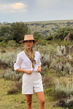 Safari Outfit Women, Africa Safari Clothes, Cute Office Outfits, Safari Outfit, Safari Outfits, Safari Chic, Africa Do Sul, Honeymoon Outfits, On Safari